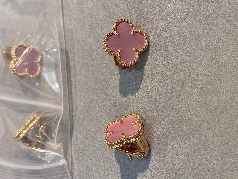 Van Cleef & Arpels earring 03lyh44 (1)