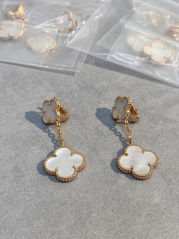 Van Cleef & Arpels earring 03lyh35 (1)