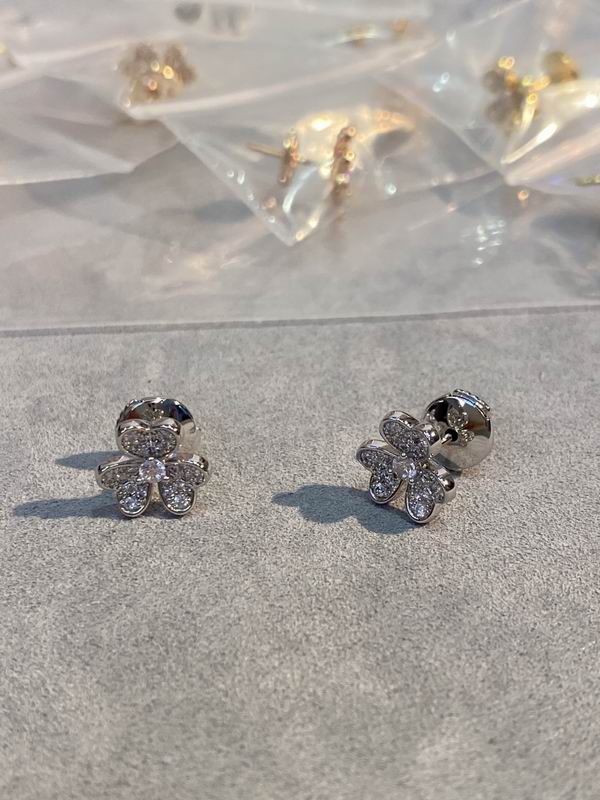 Van Cleef & Arpels earring 03lyh42 (1)