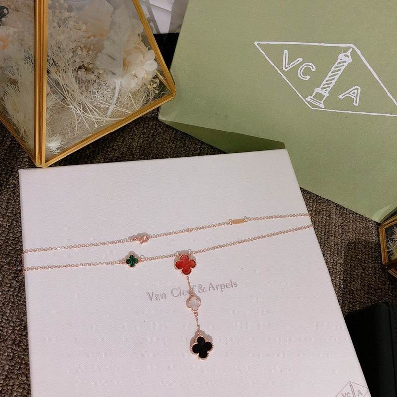 Van Cleef & Arpels necklace 06yxh05 (1)