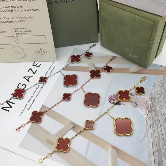Van Cleef & Arpels bracelet 04lyh28 (1)
