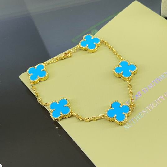 Van Cleef & Arpels bracelet 07lyh35 (1)