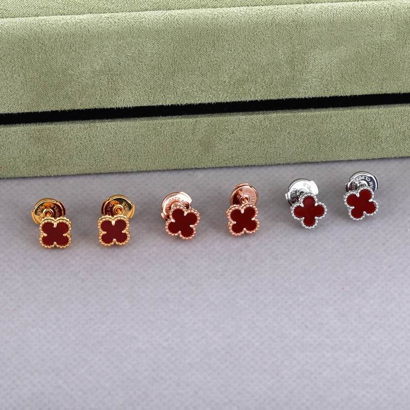 Van Cleef & Arpels earring 05yxh06 (1)