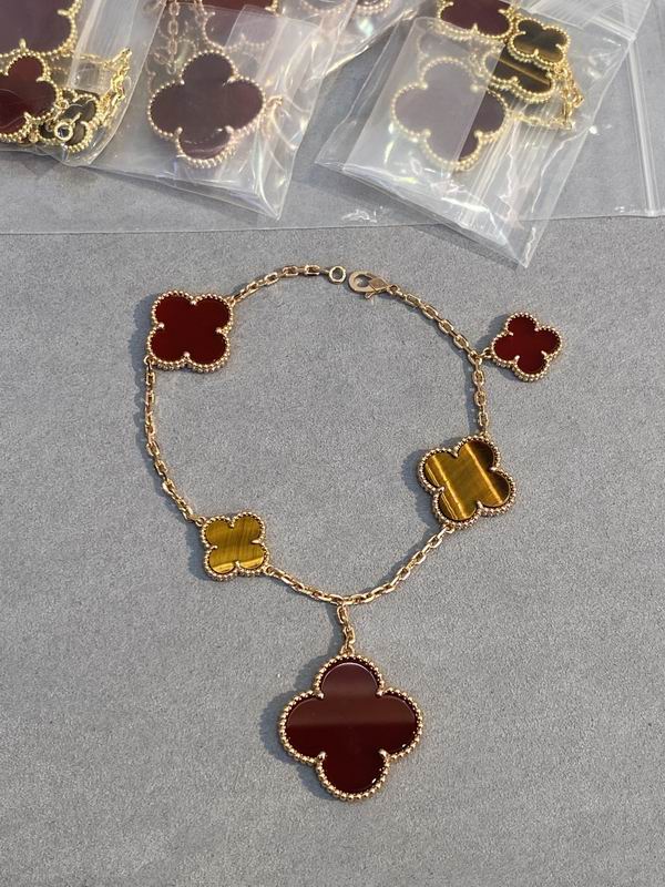 Van Cleef & Arpels bracelet 03lyh52 (1)
