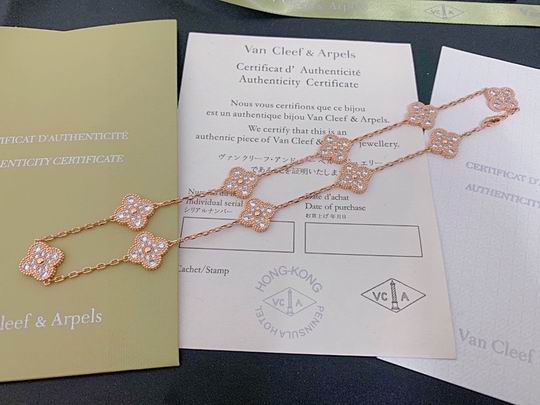 Van Cleef & Arpels necklace 01lyh41 (1)