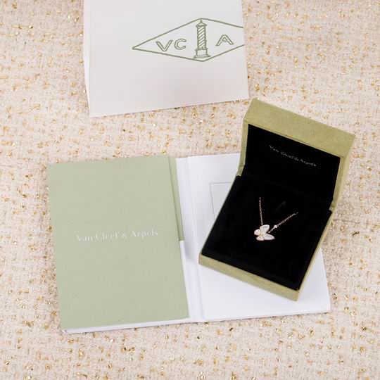 Van Cleef & Arpels necklace 05lyh36 (1)