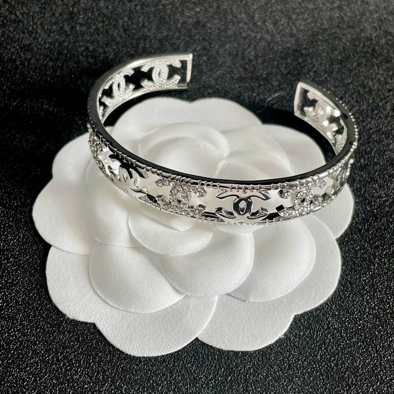 Chanel bracelet 06yxh04 (1)