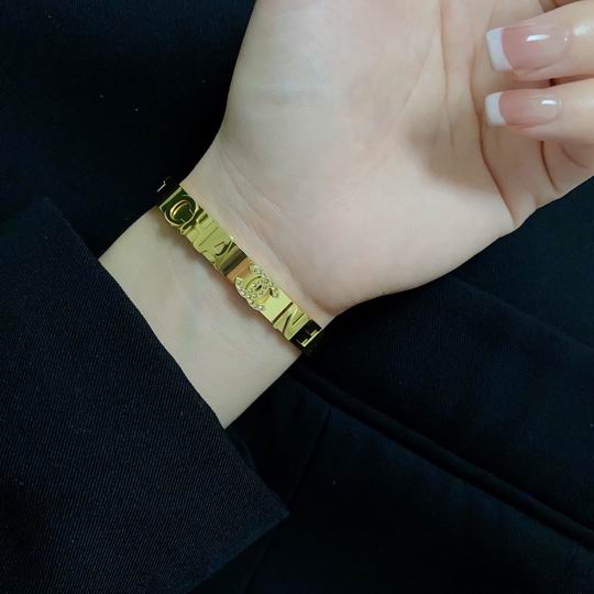 Chanel bracelet 11lyh145 (1)