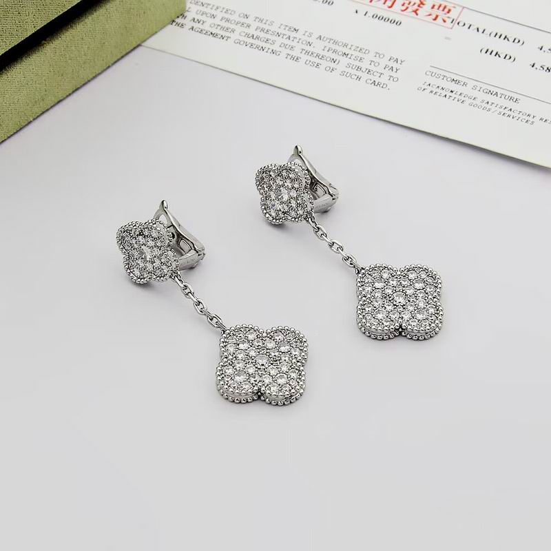 Van Cleef & Arpels earring 07yxh01 (1)