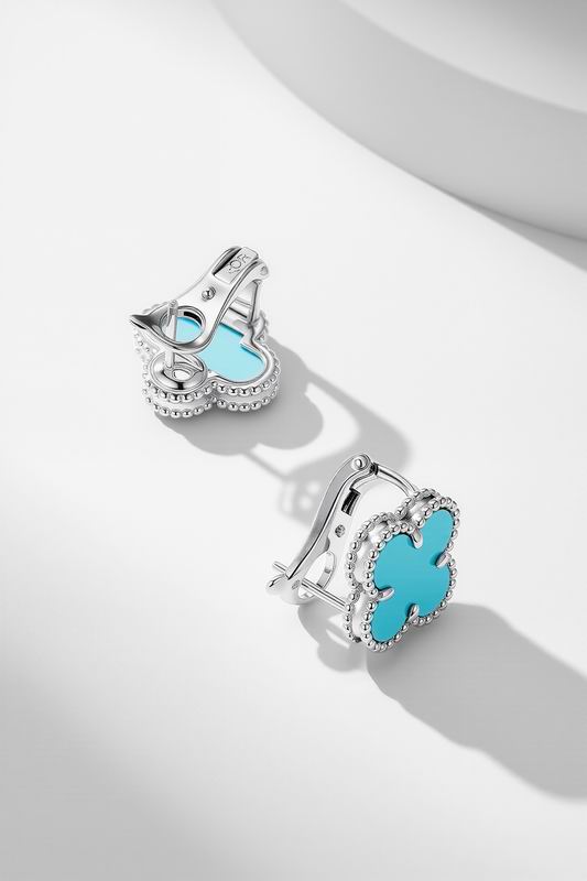 Van Cleef & Arpels earring 05yxh03 (1)