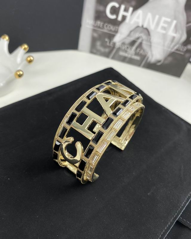 Chanel bracelet 06yxh02 (1)