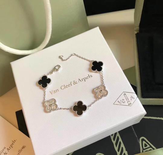 Van Cleef & Arpels bracelet06 (8)