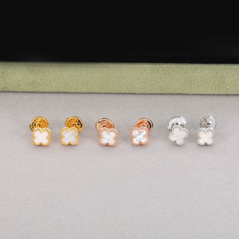 Van Cleef & Arpels earring 05yxh08 (1)