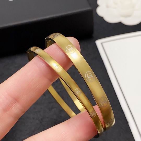 Chanel bracelet 11lyh120 (1)