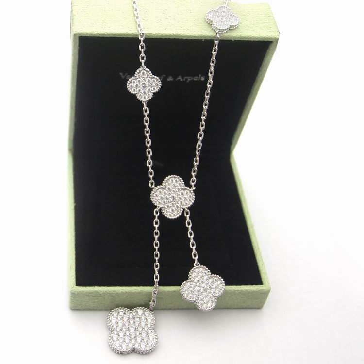 Van Cleef & Arpels necklace 04lyh31 (1)