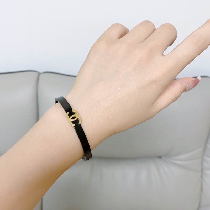 Chanel bracelet 2lyx38 (9)
