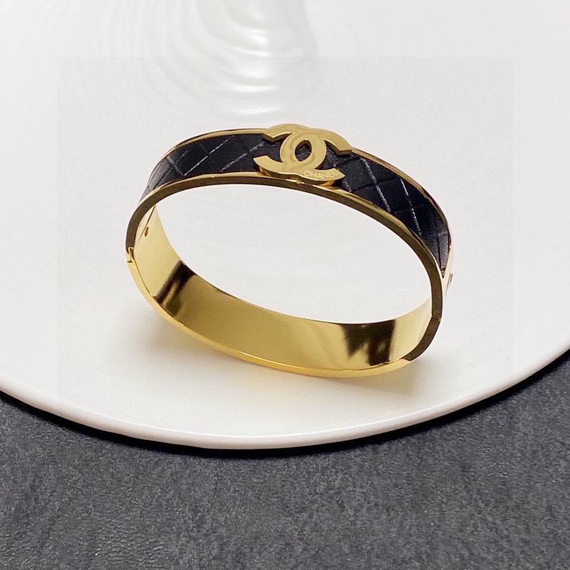 Chanel bracelet 2lyx37 (9)