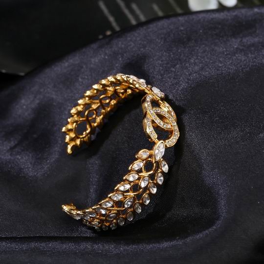 Chanel bracelet 12lyh57 (1)