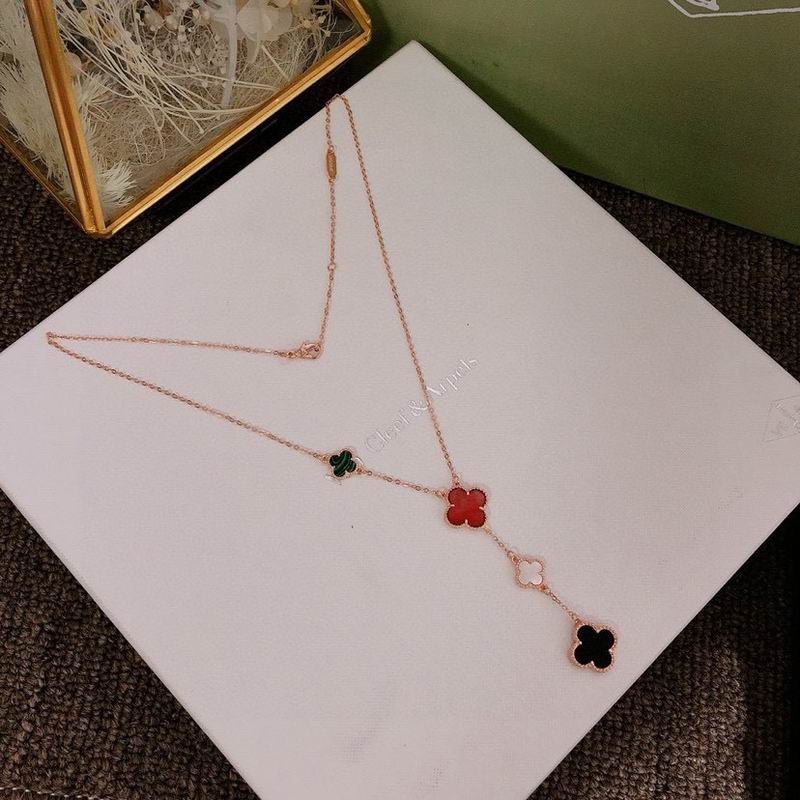 Van Cleef & Arpels necklace 06yxh05 (1)