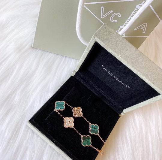 Van Cleef & Arpels bracelet 04lyh25 (1)