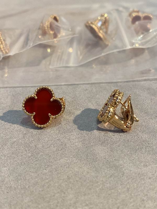 Van Cleef & Arpels earring 03lyh44 (1)