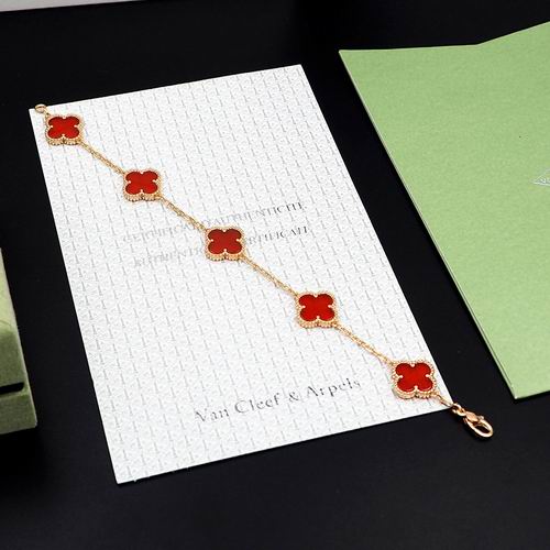 Van Cleef & Arpels bracelet 12lyh37 (1)