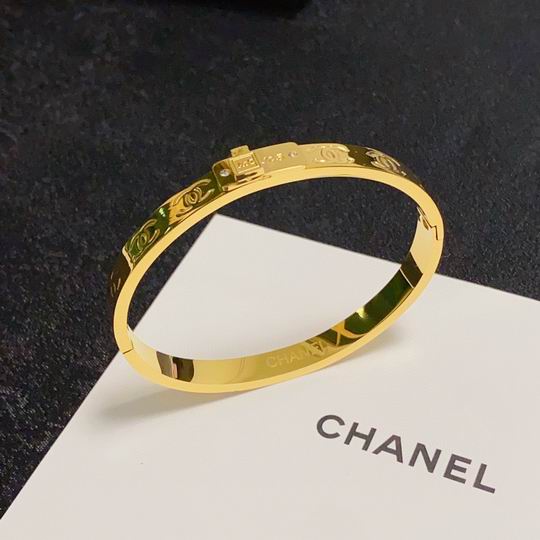 Chanel bracelet 12lyh40 (1)