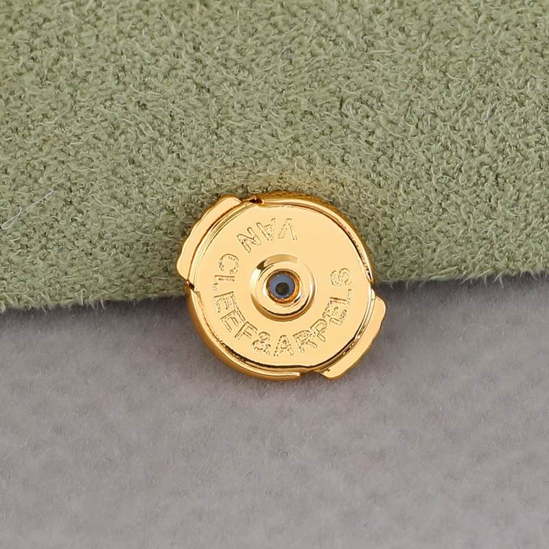 Van Cleef & Arpels earring 05yxh06 (1)