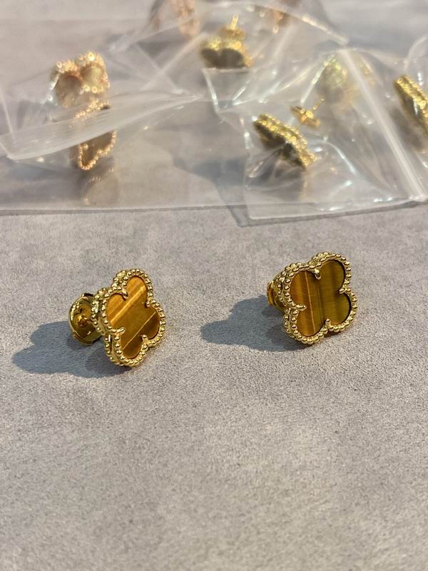Van Cleef & Arpels earring 03lyh41 (1)