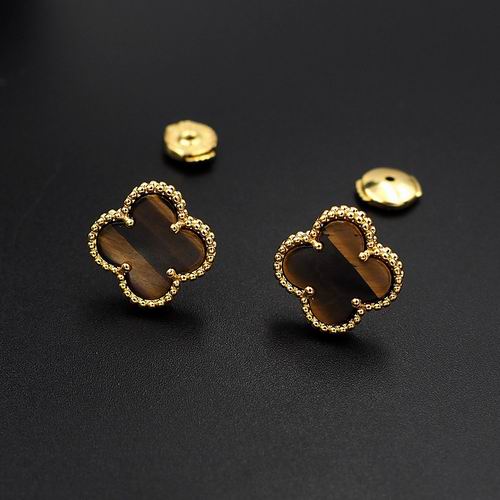 Van Cleef & Arpels earring 12lyh20 (1)