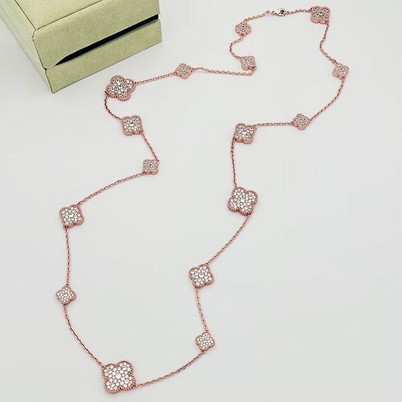 Van Cleef & Arpels necklace 04yxh01 (1)