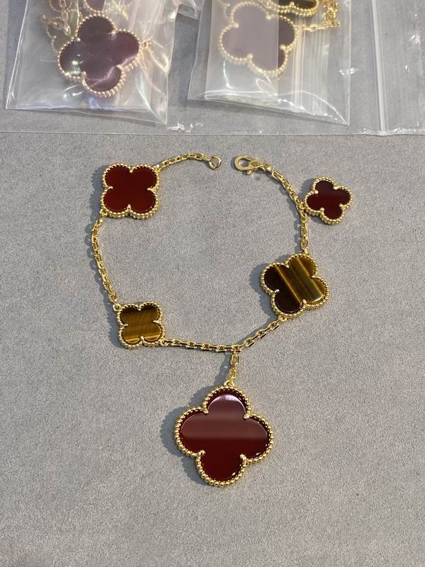 Van Cleef & Arpels bracelet 03lyh52 (1)