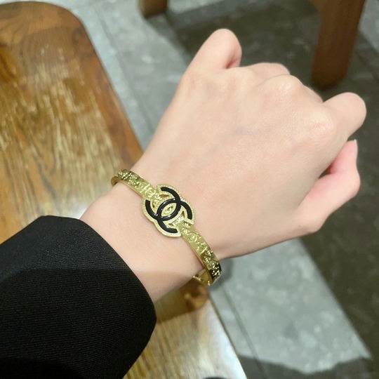Chanel bracelet 12lyh01 (1)