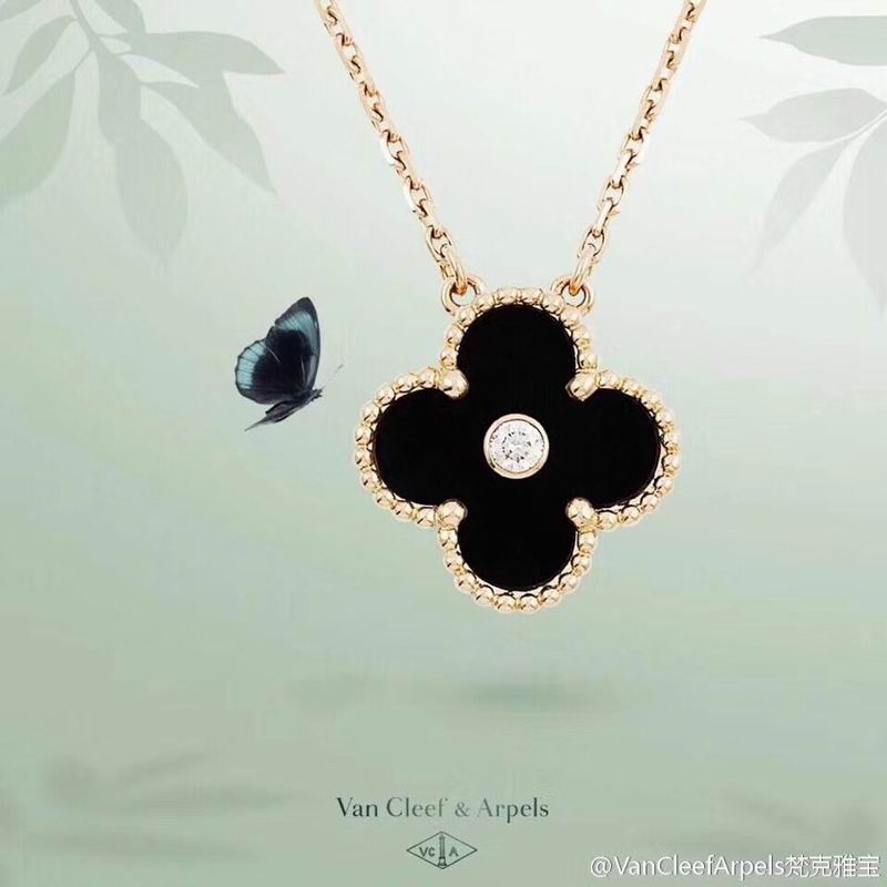 Van Cleef & Arpels necklace 05yxh03 (1)