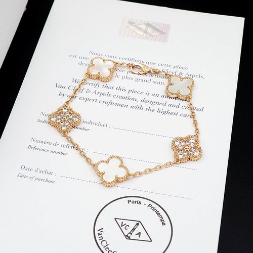 Van Cleef & Arpels bracelet 12lyh38 (1)