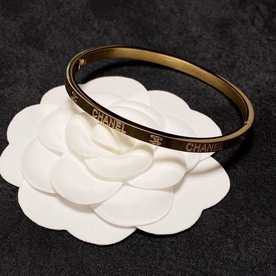 Chanel bracelet 12lyh73 (1)