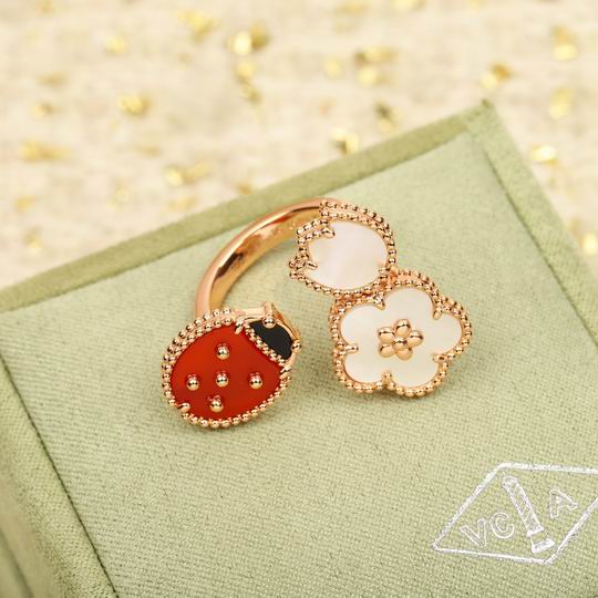 Van Cleef & Arpels ring 06lyh14 (1)
