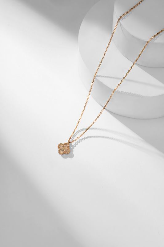 Van Cleef & Arpels necklace 05yxh04 (1)