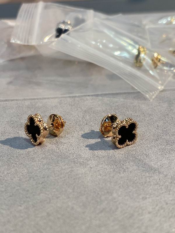 Van Cleef & Arpels earring 03lyh44 (1)