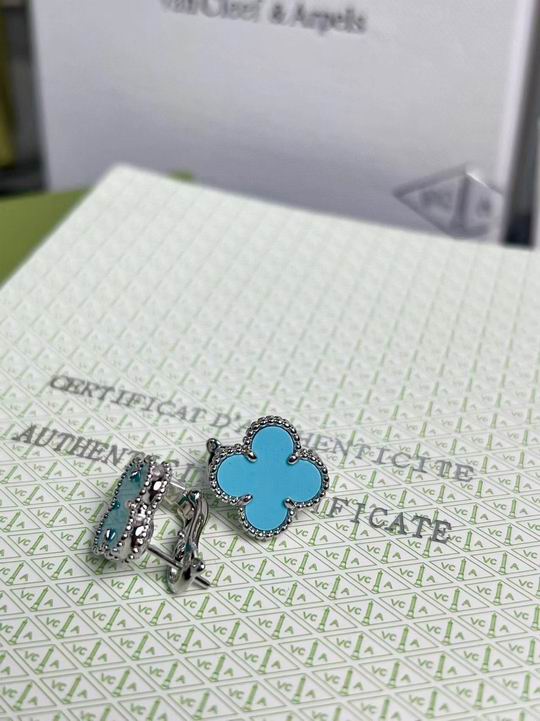 Van Cleef & Arpels earring 11lyh18 (1)