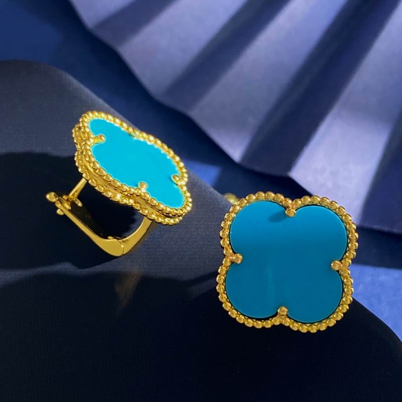 Van Cleef & Arpels earring 05yxh01 (1)