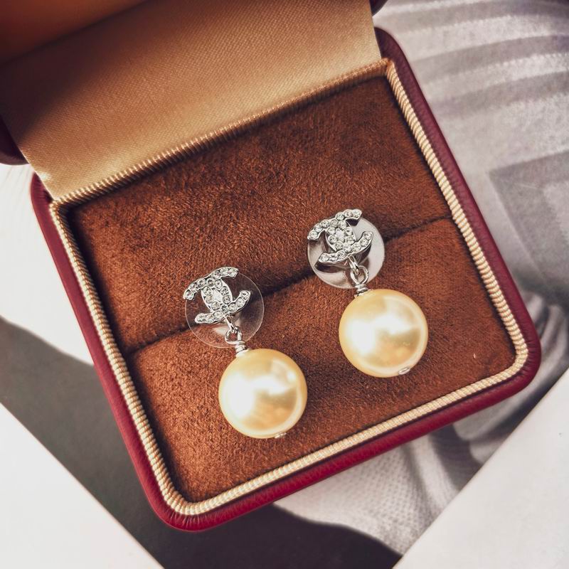 Chanel Earring 06yxh82 (1)