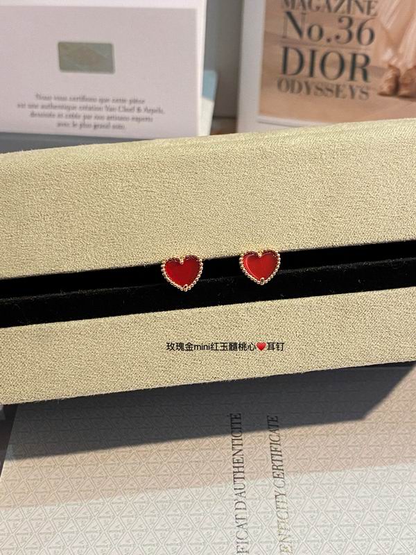 Van Cleef & Arpels earring 03lyh28 (1)