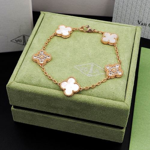 Van Cleef & Arpels bracelet 12lyh38 (1)