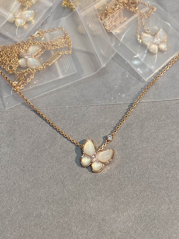 Van Cleef & Arpels necklace 03lyh62 (1)