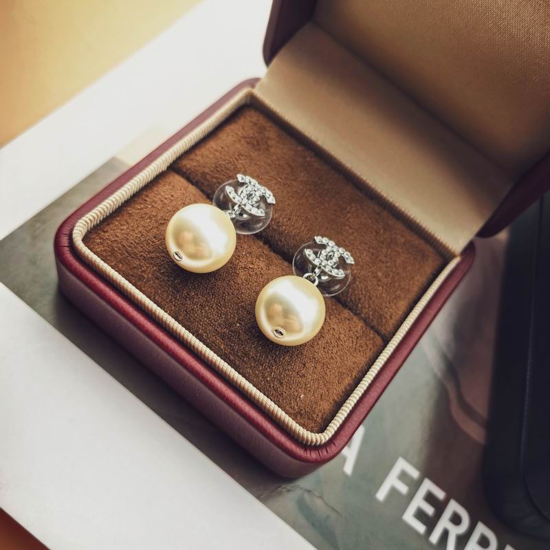 Chanel Earring 06yxh82 (1)