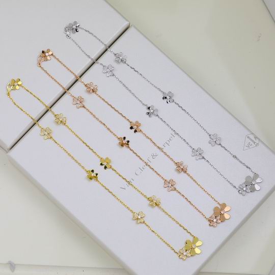 Van Cleef & Arpels necklace 04lyh32 (1)