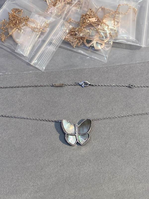 Van Cleef & Arpels necklace 03lyh60 (1)