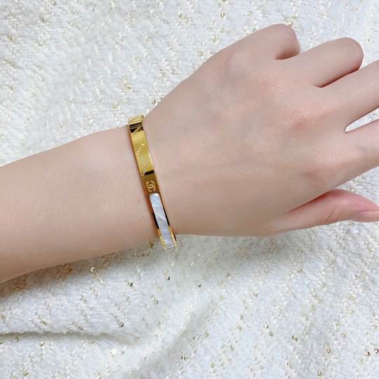 Chanel bracelet 11lyh133 (1)