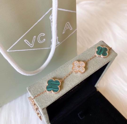 Van Cleef & Arpels bracelet 04lyh25 (1)